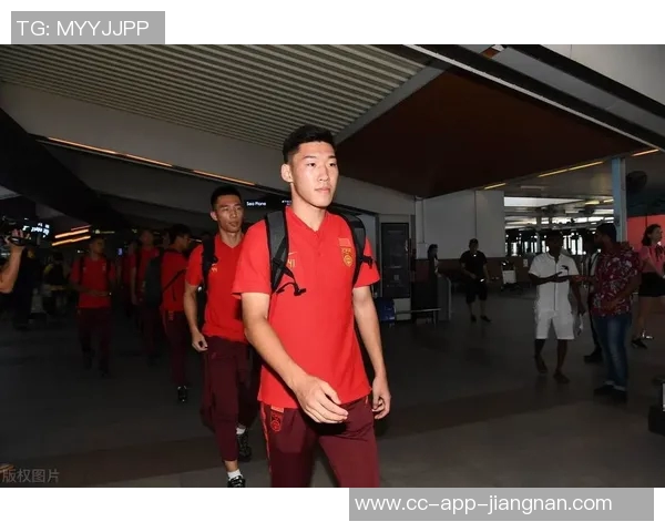 今日趣图：布鲁诺踢中卫真能行吗他的能力让人怀疑